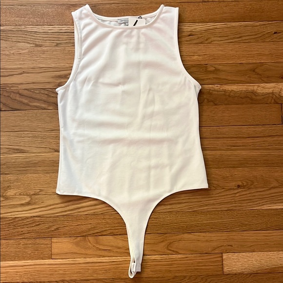 Green Envelope Tops - White Sleeveless Bodysuit